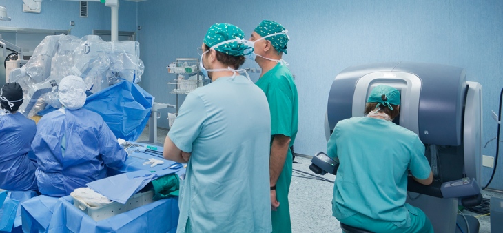 «El futuro de la cirugía del cáncer de próstata es la cirugía robótica»